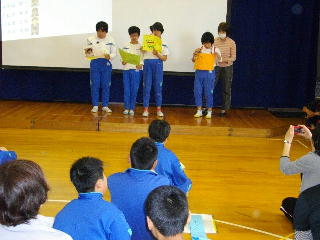 立会演説